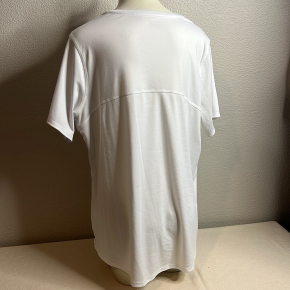 BCG Plus Size 1X White Active V-Neck Tee - Picture 4 of 6